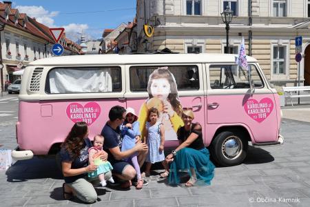 Kamnik obiskala bolna Karolina z družino  (19)